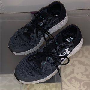 Under Armour Sneakers